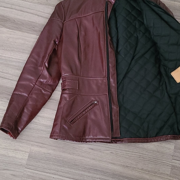 Leather Jacket - Picture 4 of 5